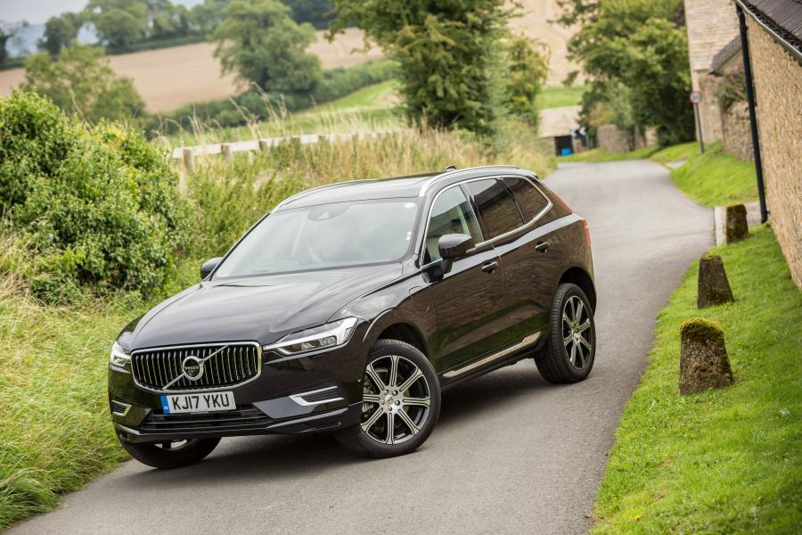  Volvo XC60 T8 Inscription 2017 года  (UK) (фото 22 из 40)